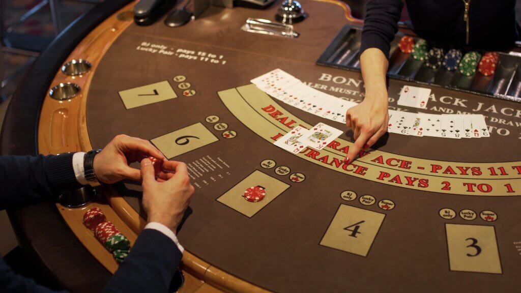 What You Should Know Before Opening an Account at an Online Casino